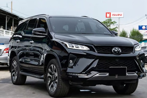 toyota-fortuner-legender-6-seater